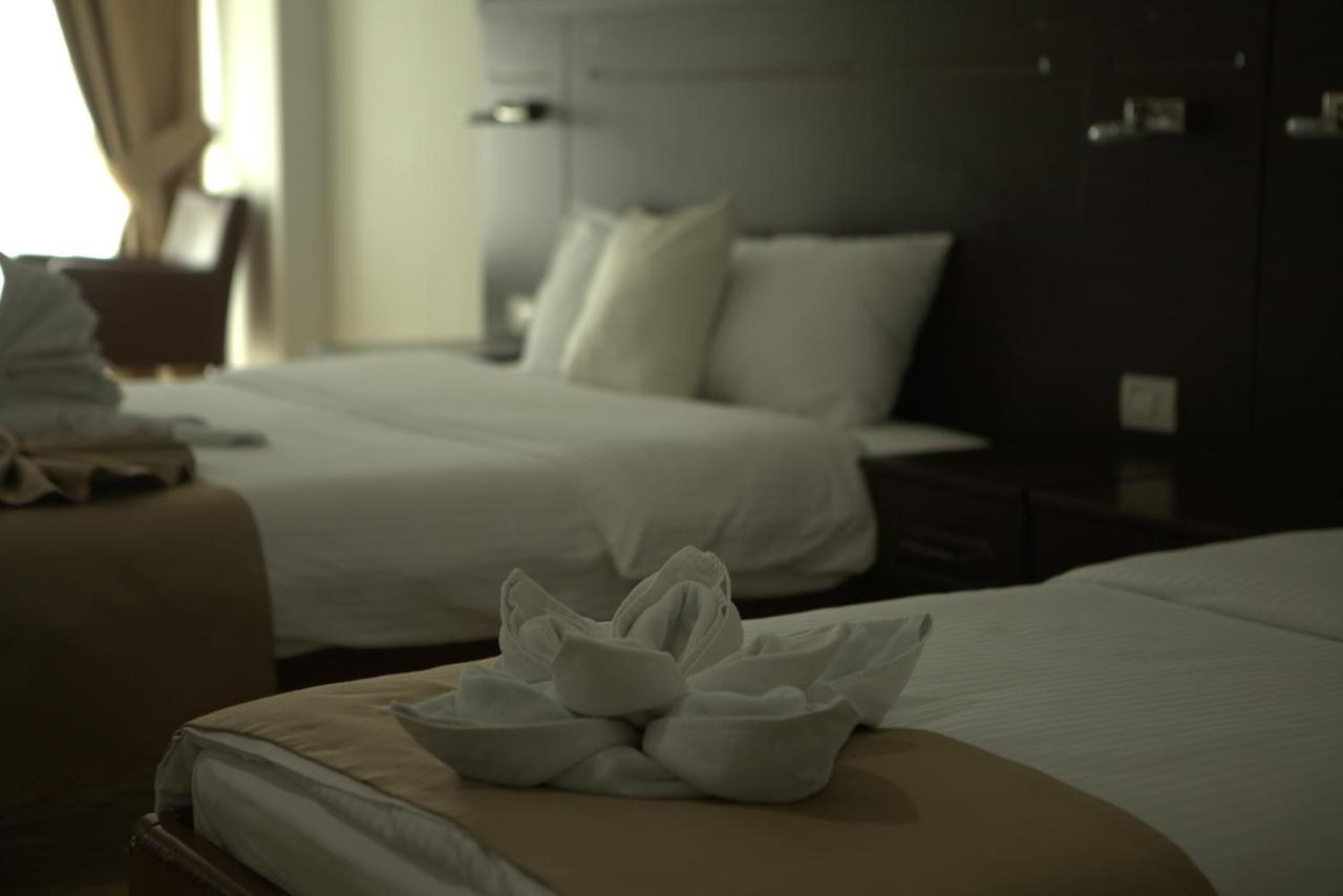 Arabella Hotel Kičevo Buitenkant foto