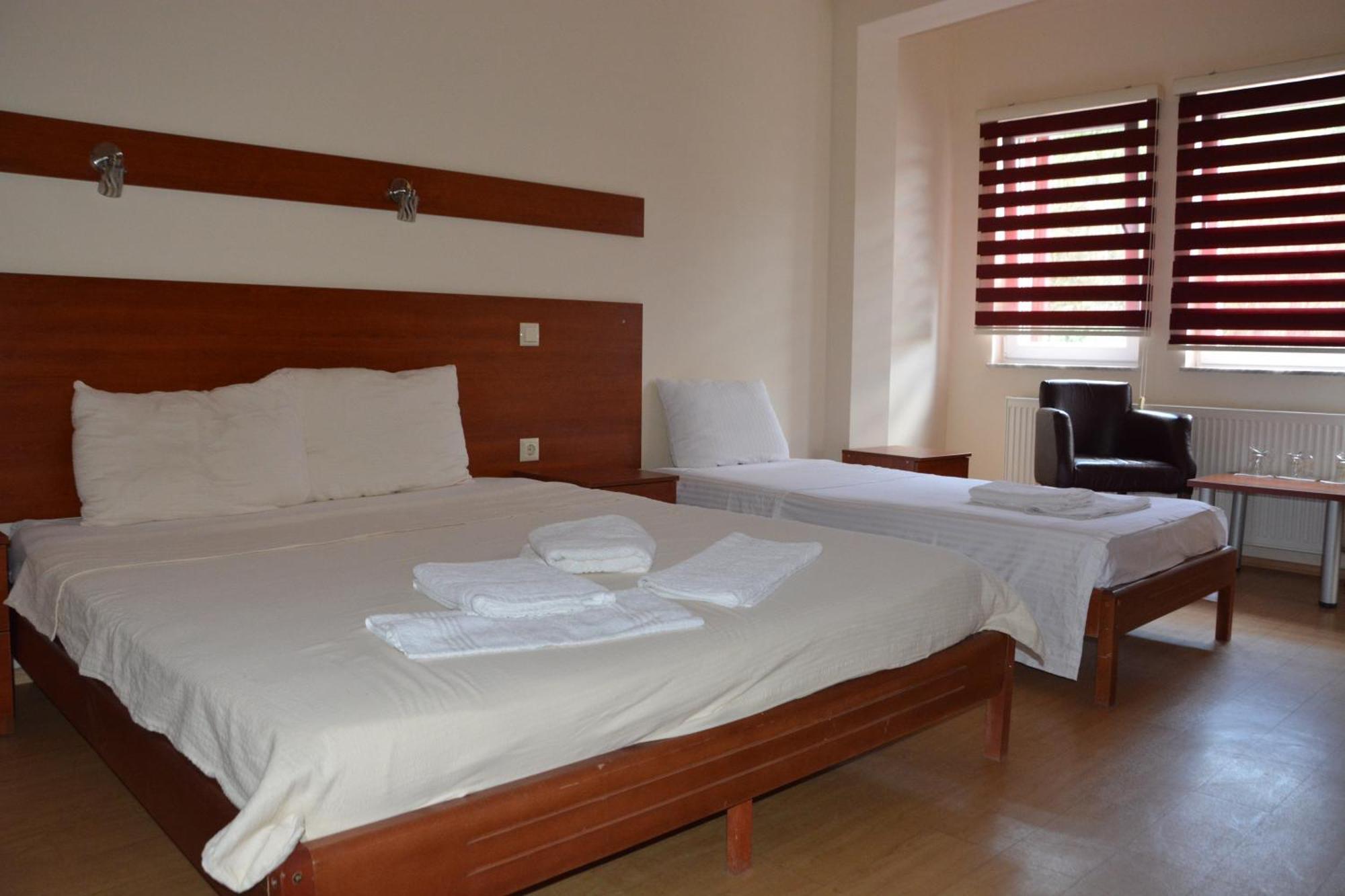 Arabella Hotel Kičevo Buitenkant foto